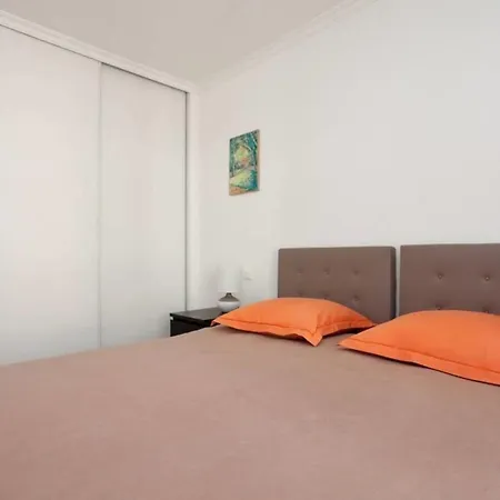 3-room With Terrace In Palm