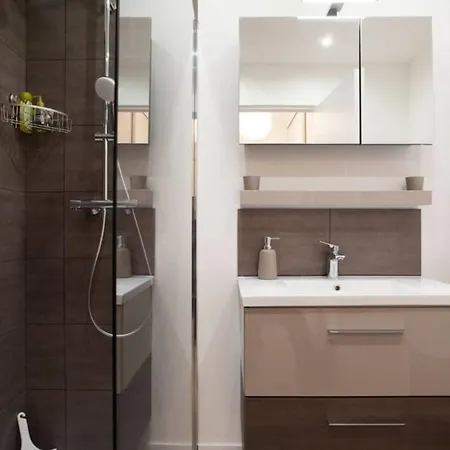 아파트 3-room With Terrace In Palm *