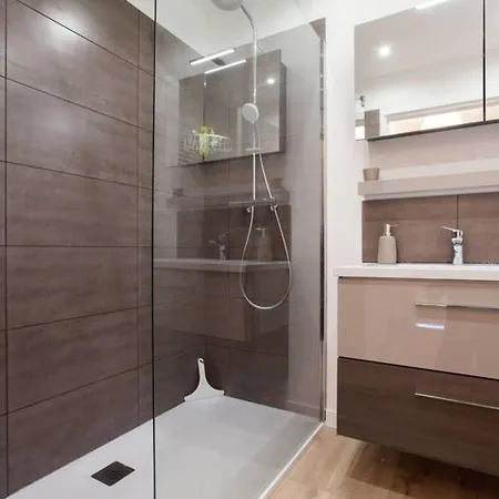 3-room With Terrace In Palm Appartement